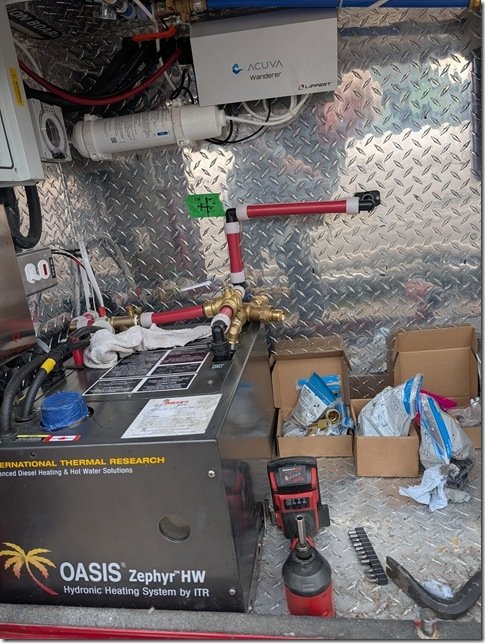 PXL_20251130_214035693